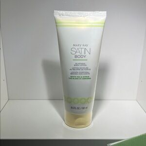 Mary Kay Satin Body Silkening Shea Lotion - White and Lime